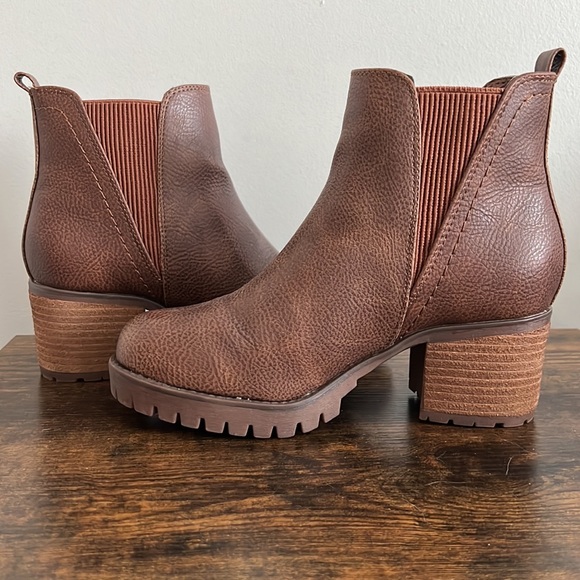 MIA booties - Picture 4 of 4